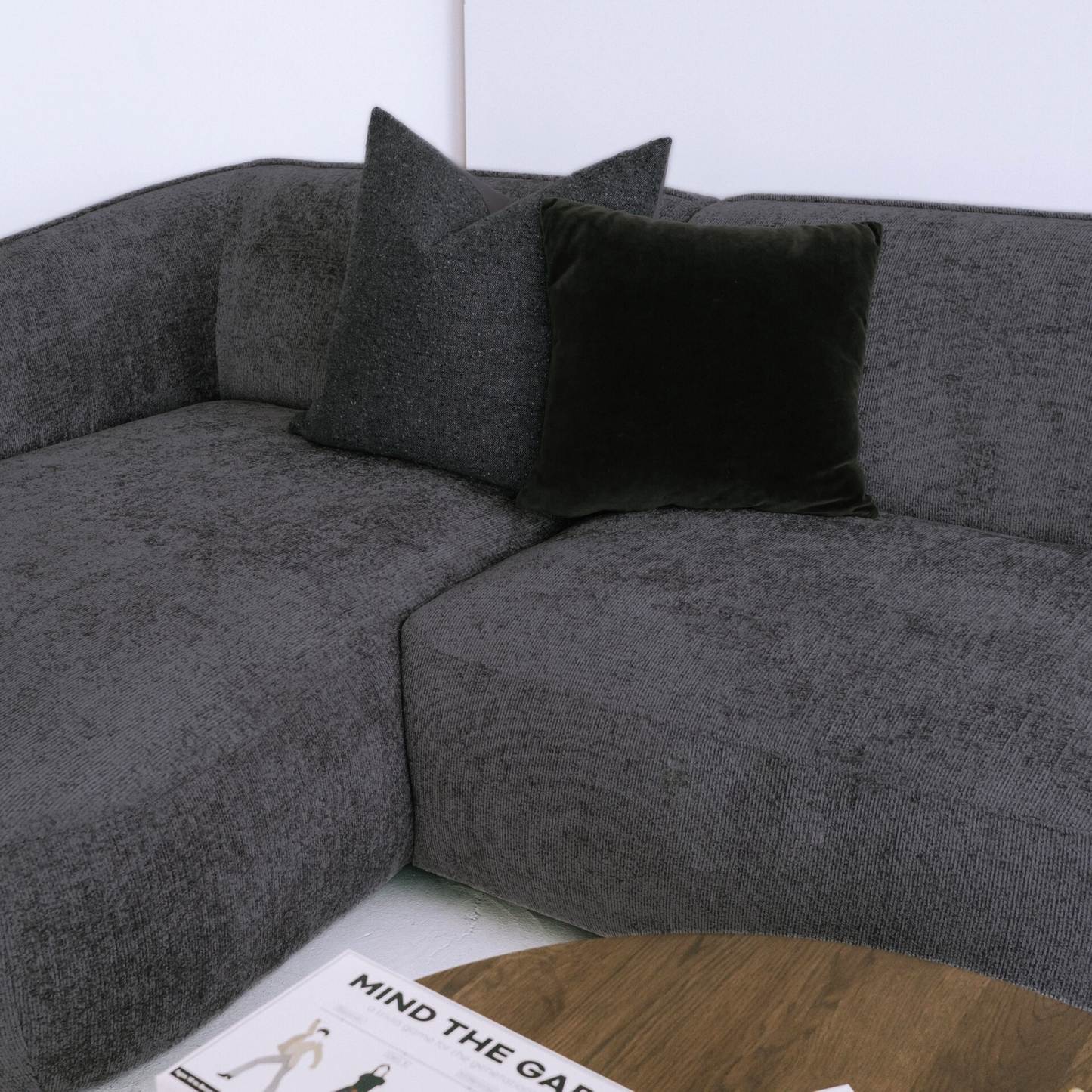 Loures U-Shape Sectional Sofa Dark Grey Right 139"