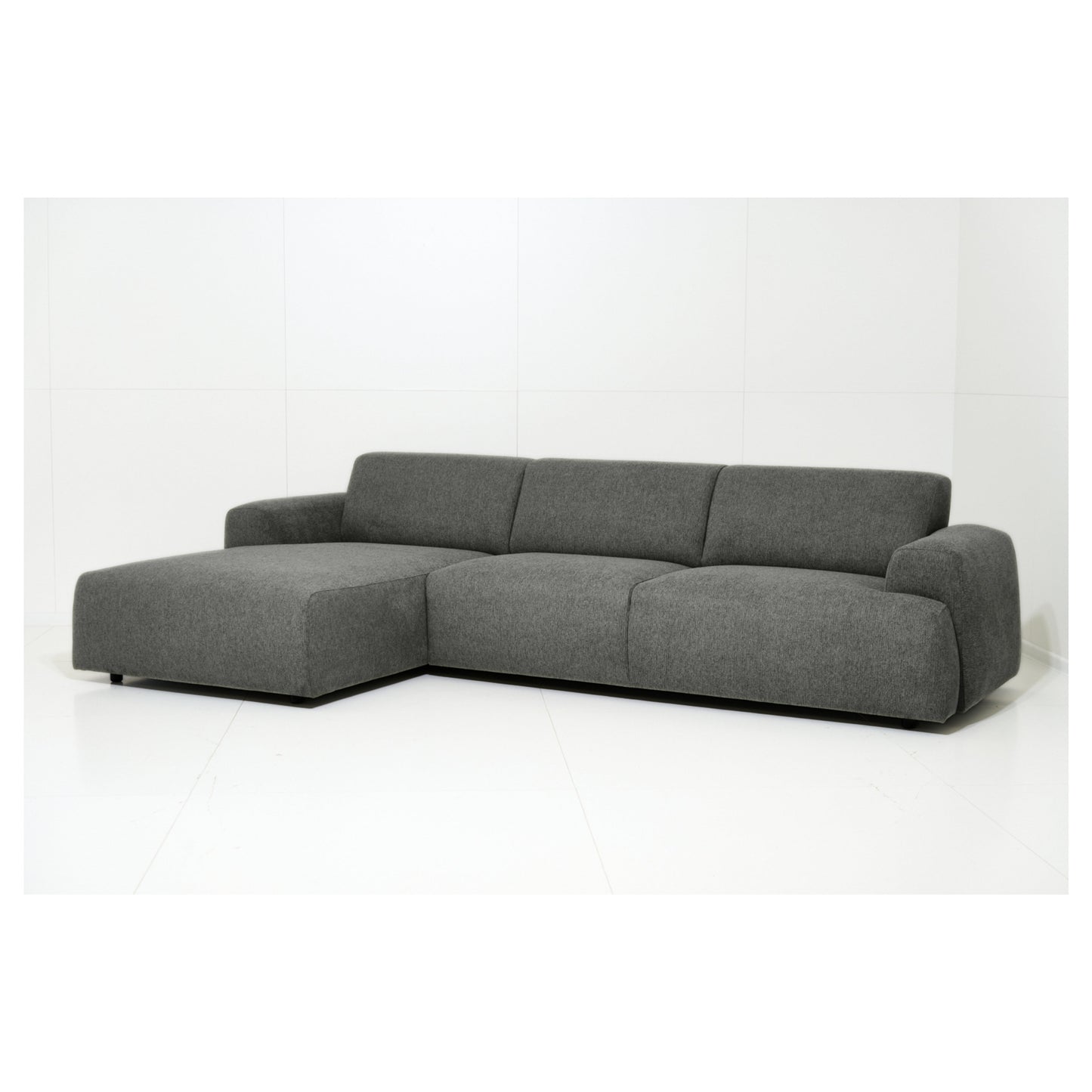 Kanto 2-Piece Chaise Sectional 102"